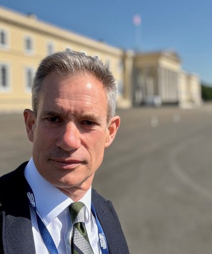 Robin Anderton-Brown - Allium Associates