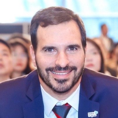 Speaker profile image for Mauricio Valadares