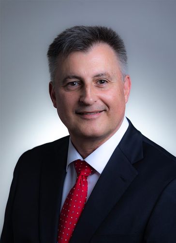 Speaker profile image for Les Hanson