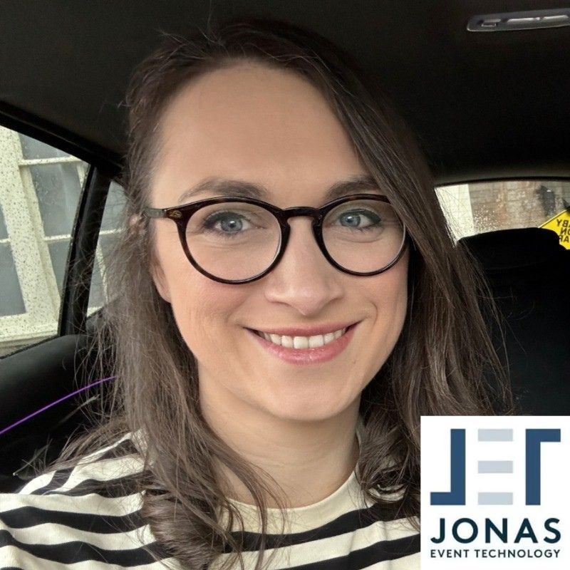 Smarter Registration: How Embedded Forms Improve Conversions, Data & User Experience