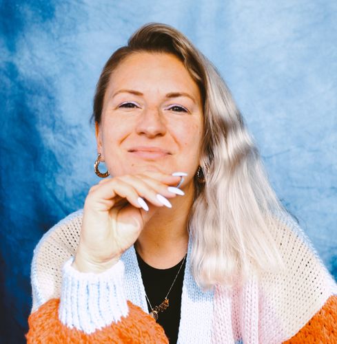 Lizzy Pollott - Acast