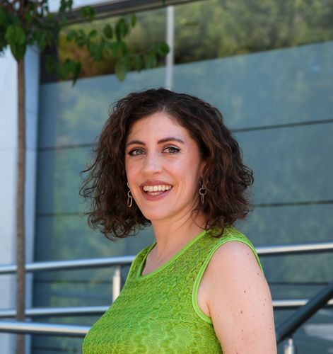 Nuria Net - Shake It Easy Media