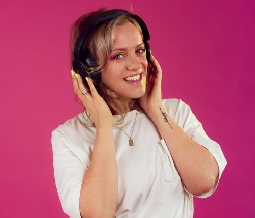 Vic Elizabeth Turnbull - MIC Media