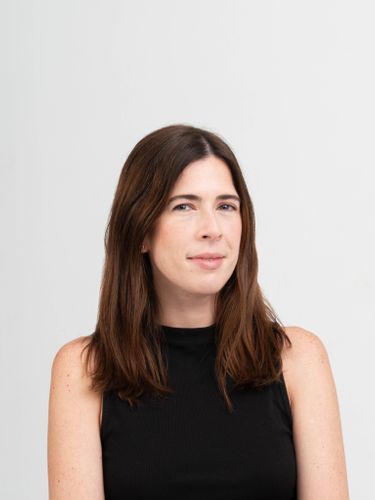 Speaker profile image for Manuela Walfenzao