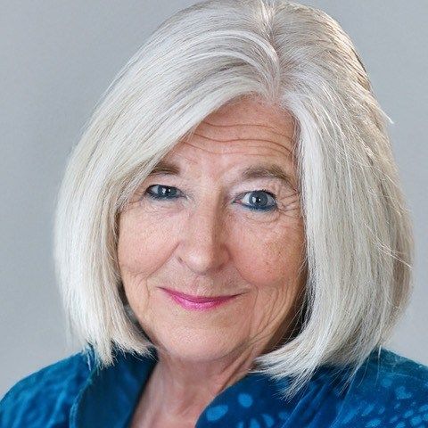 Julia Savill headshot