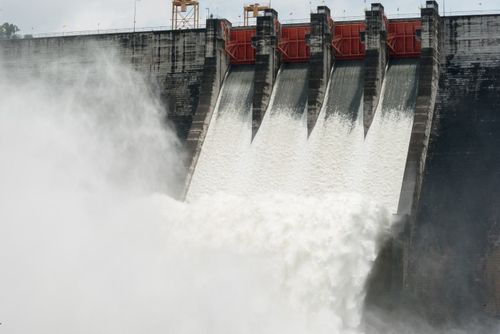 Les réservoirs hydroélectriques africains s’imposent comme la prochaine frontière pour le solaire flottant à grande échelle