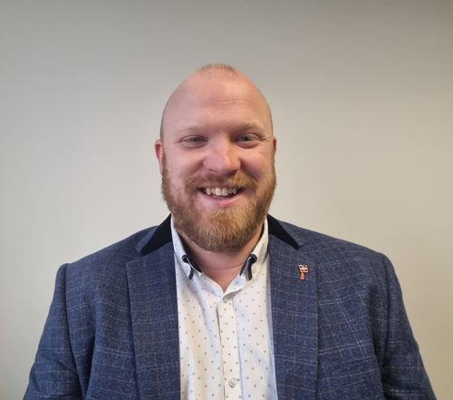 Simon Bennett