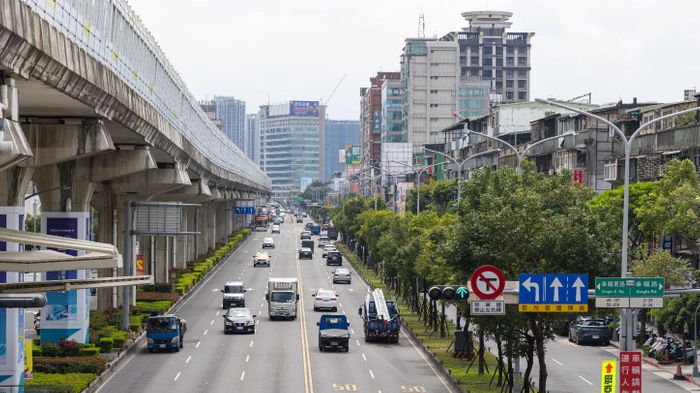 Taiwan amends Highway Act to pave way for EV road maintenance charging