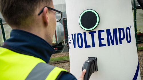 eFREIGHT opens first megawatt-scale eHGV site