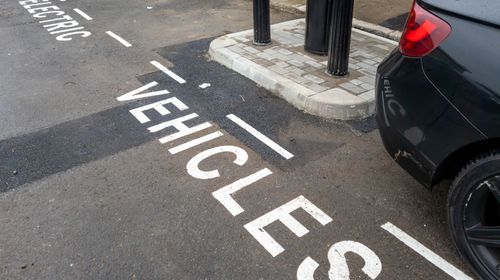 UK chancellor must introduce pay-as-you-drive duty on zero-emission vehicles, charity urges