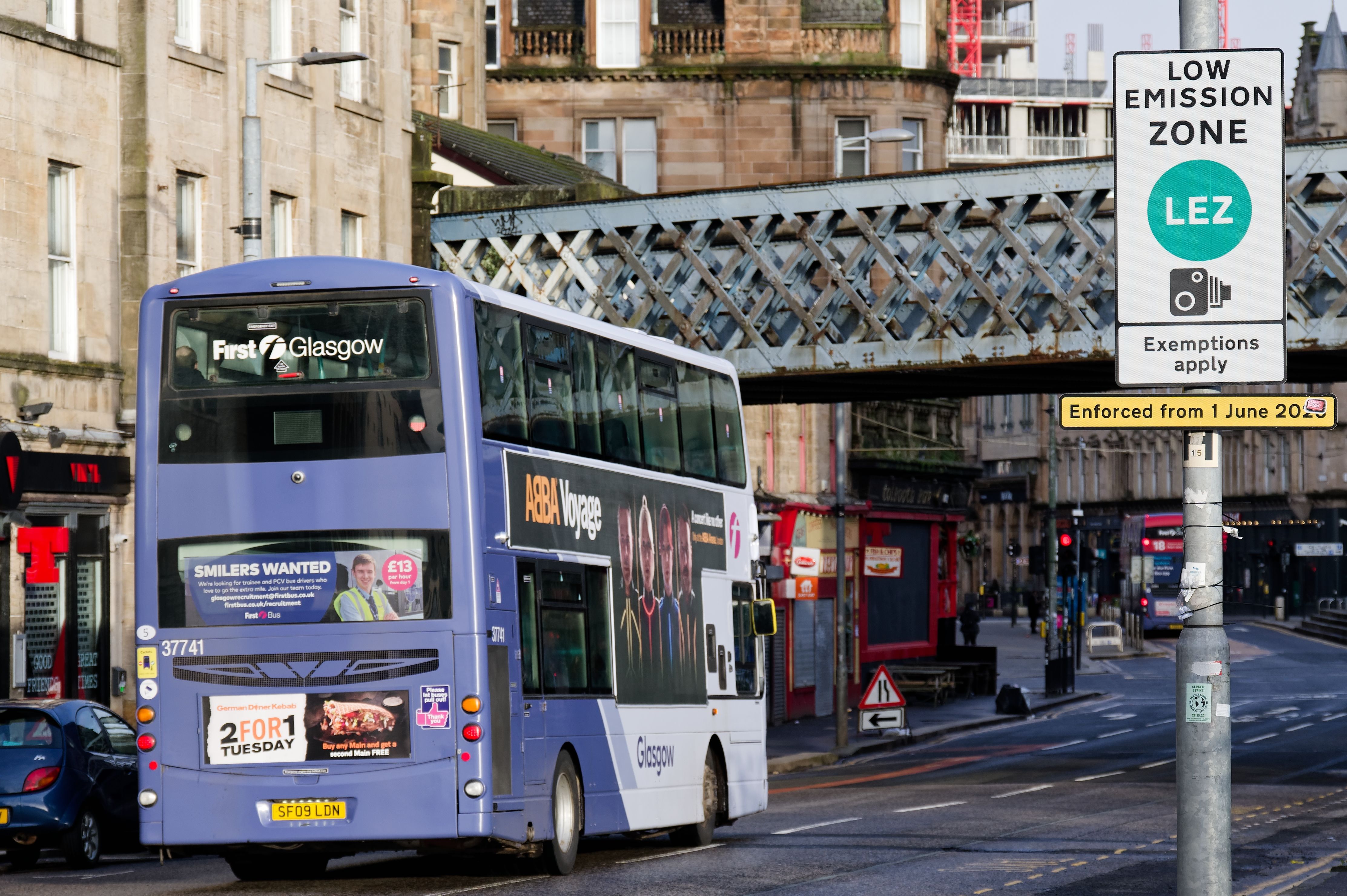 Low Emission Zones (LEZ) & Urban Air Quality