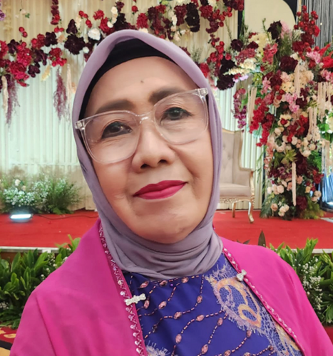 Dr. Elly Sinaga - Trisakti Institute of Transportation and Logistics 