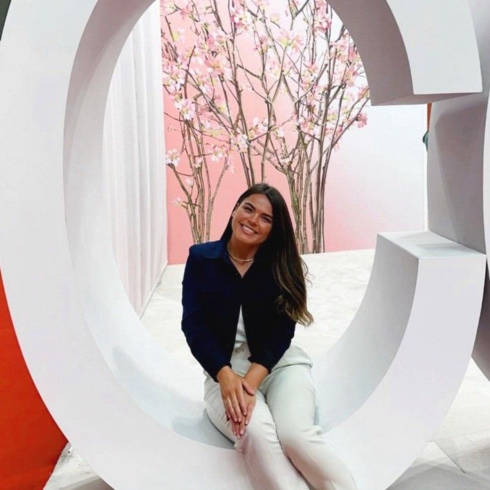 Chelsea Brett - Charlotte Tilbury