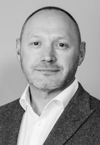 Owen Cavell - Estee Lauder