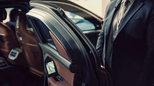 THE BMW 7 PROTECTION