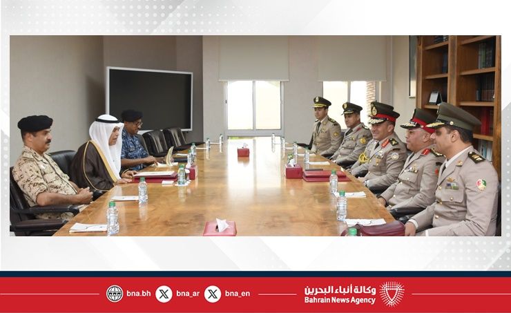 Defense Minister receives Egyptian military delegation