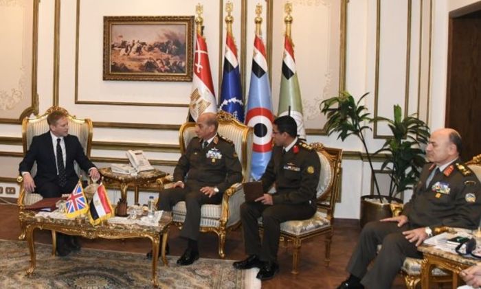 UK defense minister visits Egypt, meets counterpart