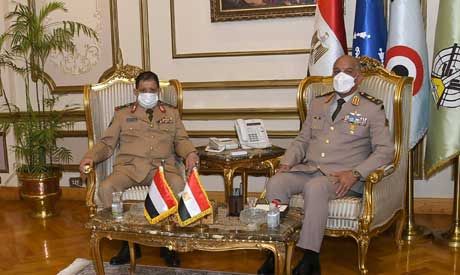 Egypt’s defence minister discusses cooperation with Yemeni counterpart