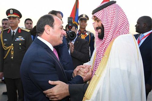 Egypt’s president receives Saudi crown prince at Cairo airport