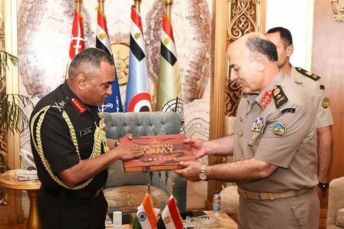 Egypt’s chief of staff discusses boosting cooperation with Indian counterpart