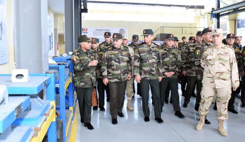 Egypt’s Defense minister inspects engineering industries complex