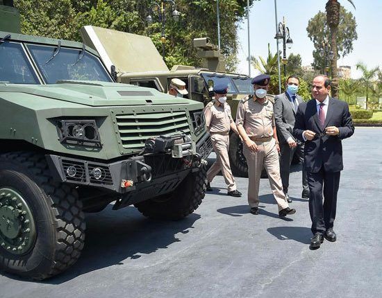 Egypt’s Al-Sisi meets army leaders, checks out locally made armoured vehicles
