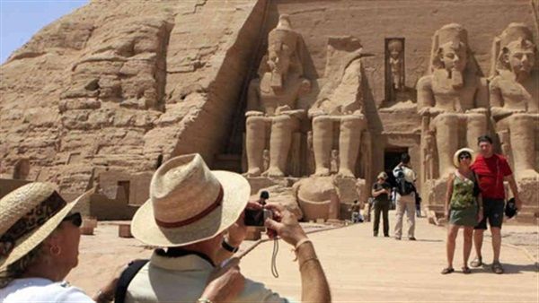 Over 500K tourists from 20 countries visited Egypt in April: Minister