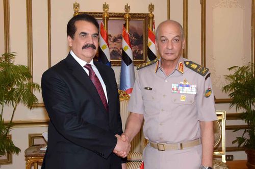 Lieutenant General Mohamed Zaki, Commander-in-Chief of the Armed Forces, Minister of Defense and Military Production, meets the military commander of the Islamic Military Coalition to Combat Terrorism