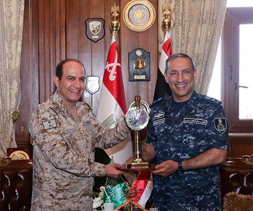 Commander of Egyptian Naval Forces Receives Saudi & Qatari Counterparts