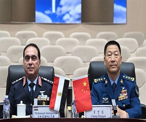 Commander of Egyptian Air Force Meets His Chinese Counterpart