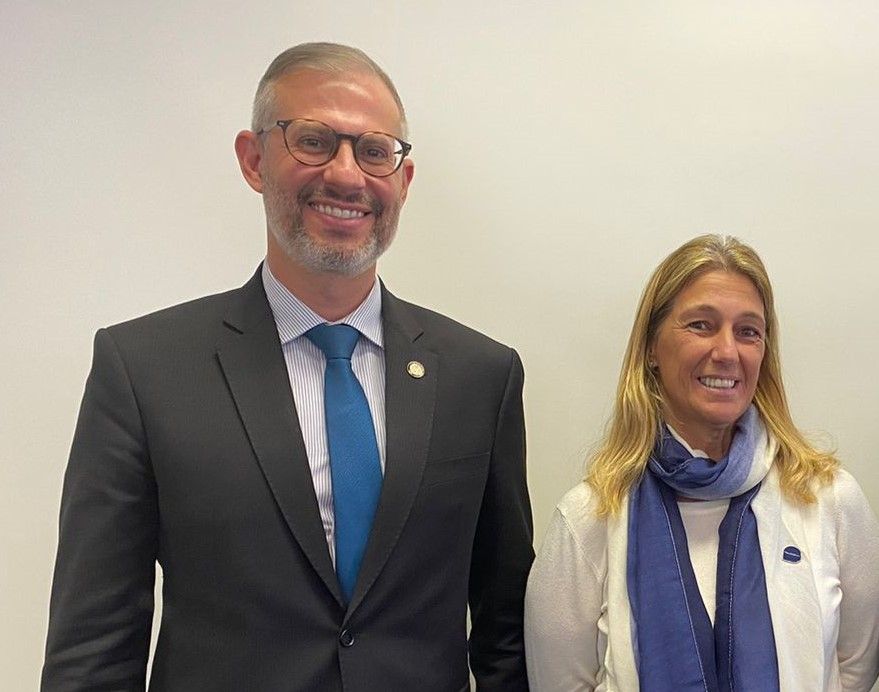 Ministro Victor Godoy Veiga e Adriana Martinelli, diretora de conteúdo Bett Brasil