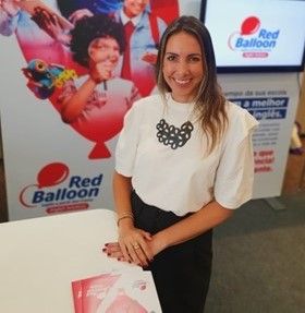 Entrevista com Carol Stancati, diretora da Red Balloon English Solutions: Inovação, gestão escolar e ensino de língua inglesa