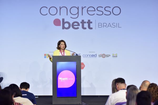 Inteligência Artificial na Educação e Novo Ensino Médio são pautas de destaque no primeiro dia da Bett Brasil