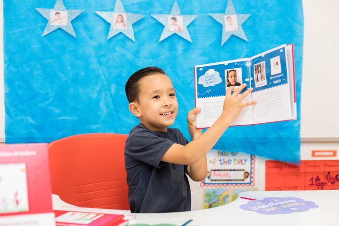 Estante Mágica: startup de educação que transforma histórias escritas por crianças em livros, games e produtos personalizados