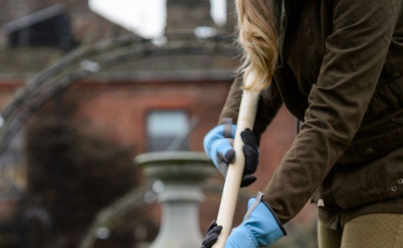 Bulldog gardening tool