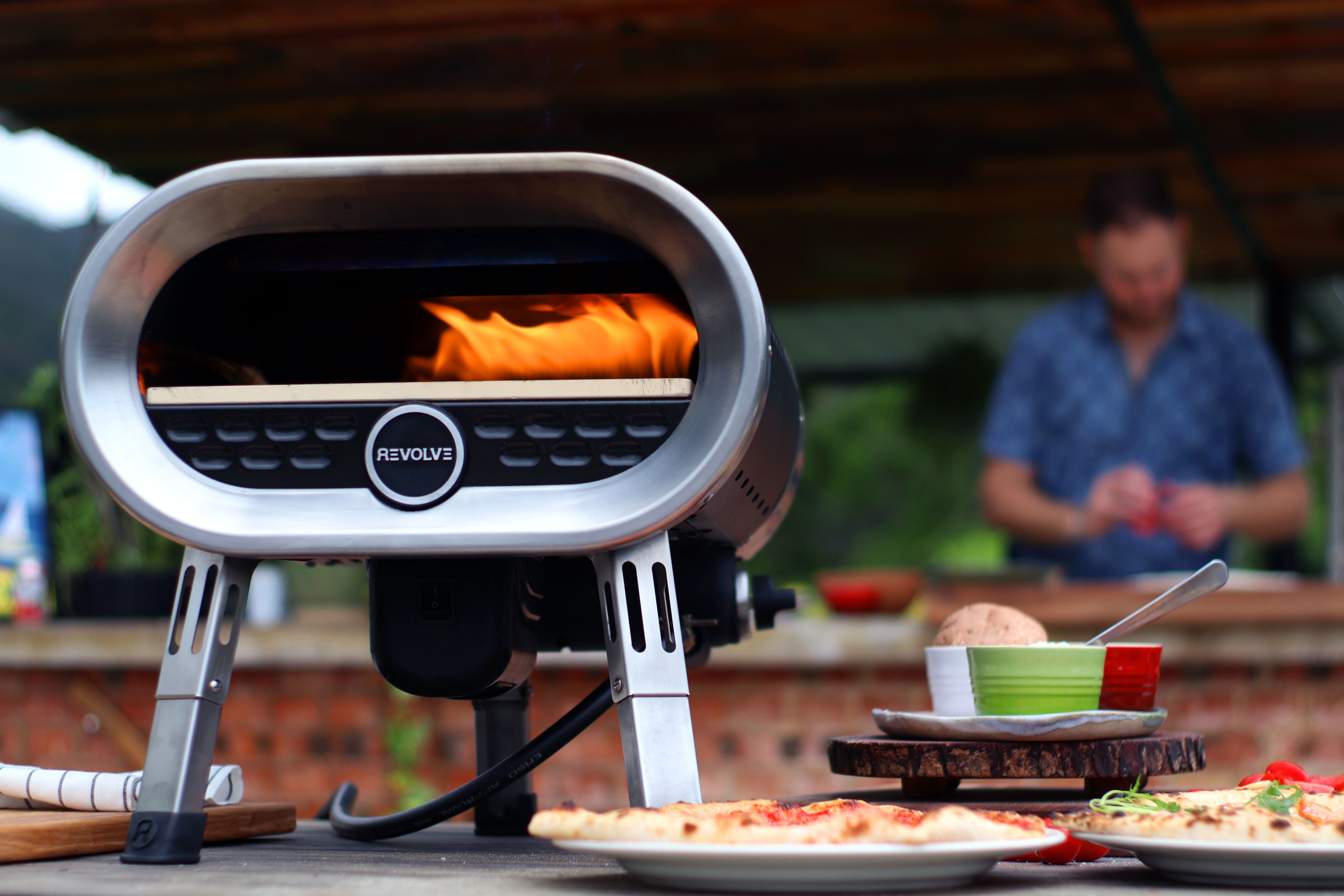 Haloo launches in the UK market its new range of premium and stylish outdoor heating, cooking and lighting ranges at Glee 2022.