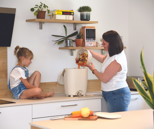 INTRODUCING THE NEW-LOOK BOKASHI COMPOSTER FROM HOZELOCK