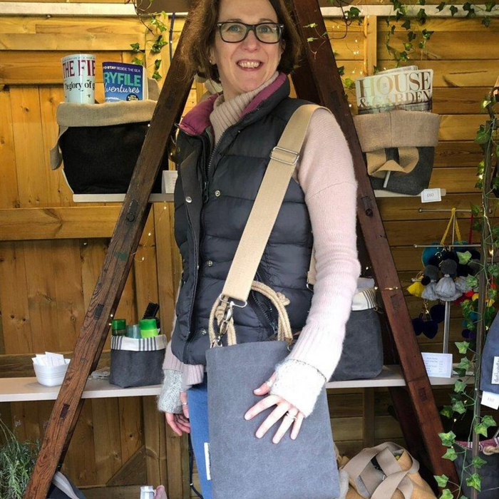 Knot Thin n'Slim - Shoulder and Handheld Bag