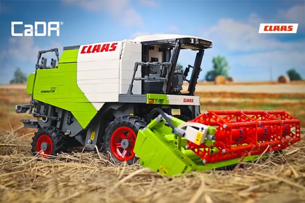 CLAAS Dominator 370 Combine Harvester (Self-Build Brick Model)