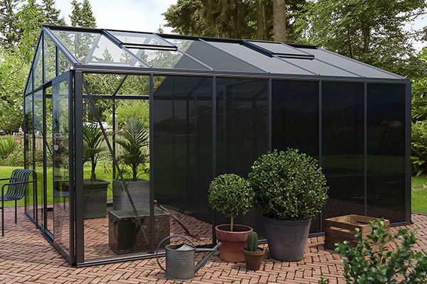 Aluminium greenhouse with storage