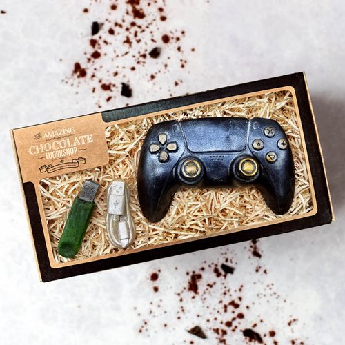 Chocolate Gamer Set – Games Console Controller, USB & Charger
