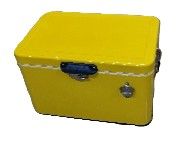 Insulated cooler boxes