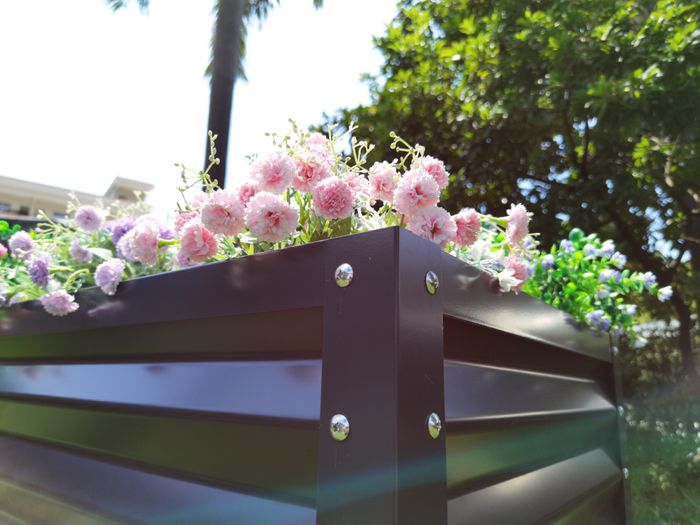 Metal Raised Garden Bed with Storage Shelf – Elevated Planter Box for Flowers, Vegetables, and Herbs