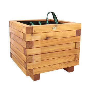 Decorative, furnishing, and furniture products for the garden, made from solid oiled larch wood