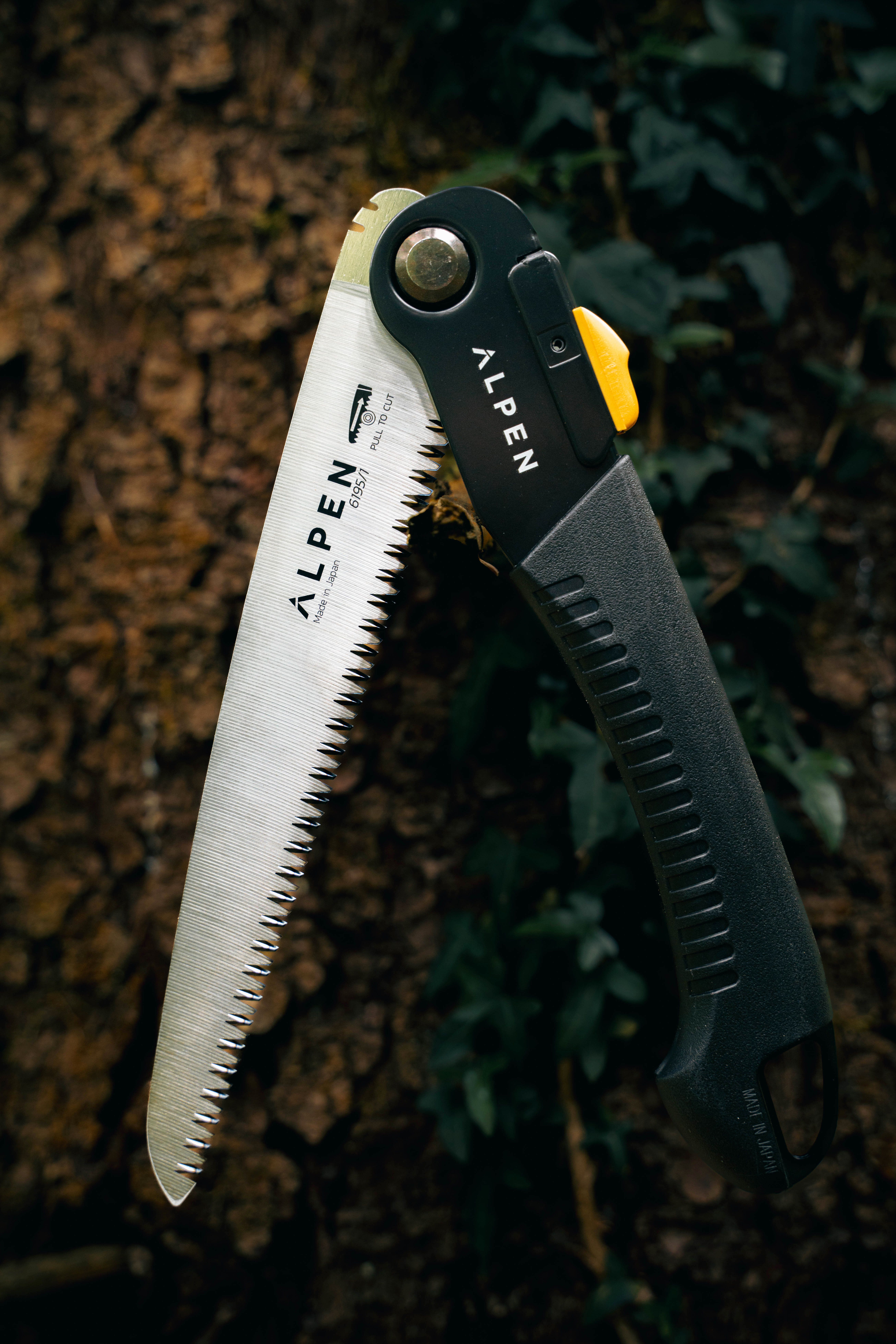 Bernina 6195 Folding Saw