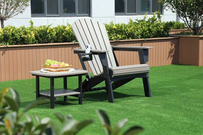 garden table & chairs
