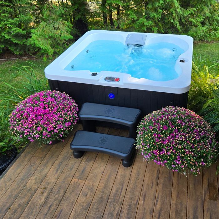 Manitoba Patio Spa | 4-Person 14-Jet | 172 x 154 cm