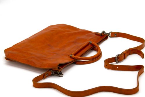 Hand-crumpled leather handbag