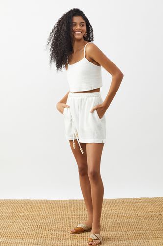 Adjustable Shoulder Strap Gipe Detailed Muslin Crop & Elastic Waist Knitted Belt Pocket Muslin Shorts