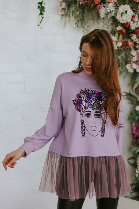 GIRL WITH FLOWER CROWN